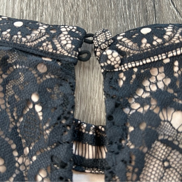 LC Lauren Conrad Black Sleeveless Lace Feminine Business casual Blouse - Picture 5 of 9